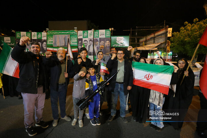 پنجاه‌وچهارمین شب حماسه حضور اصفهانی‌ها در خیابان‌ها
