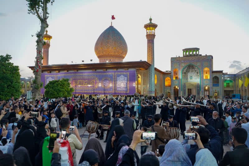 هم‌نفسیِ زمین و آسمان در سومین حرم شیفتگان اهل بیت(ع)