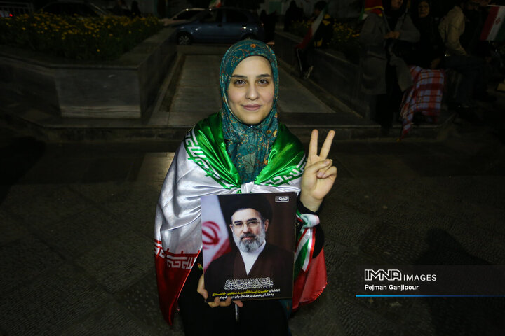 پنجاه‌وپنجمین شب حماسه حضور اصفهانی‌ها در خیابان‌