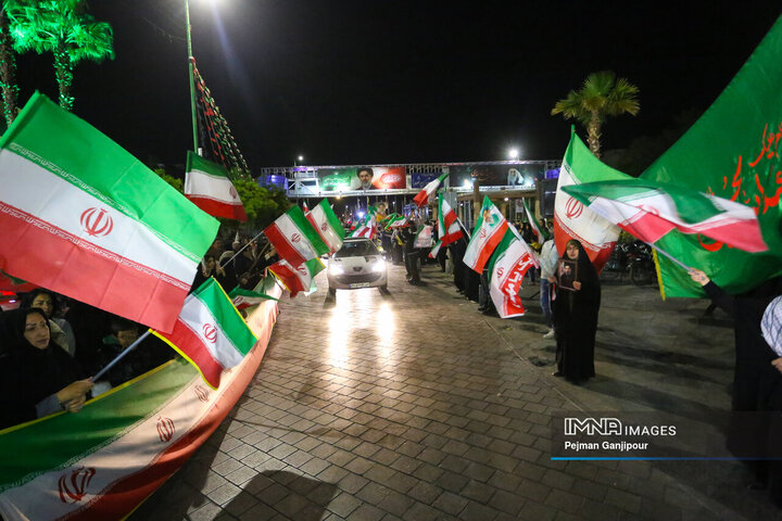 پنجاه‌وپنجمین شب حماسه حضور اصفهانی‌ها در خیابان‌