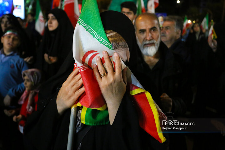 پنجاه‌وپنجمین شب حماسه حضور اصفهانی‌ها در خیابان‌