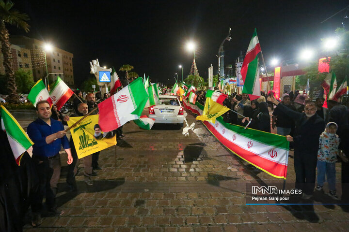 پنجاه‌وپنجمین شب حماسه حضور اصفهانی‌ها در خیابان‌