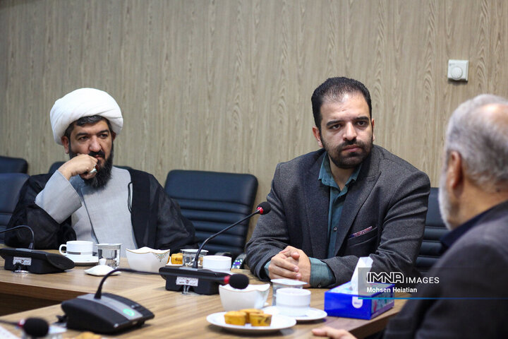 حضور رئیس کمیسیون آب و مناطق کم‌برخوردار شورای شهر اصفهان در خبرگزاری ایمنا