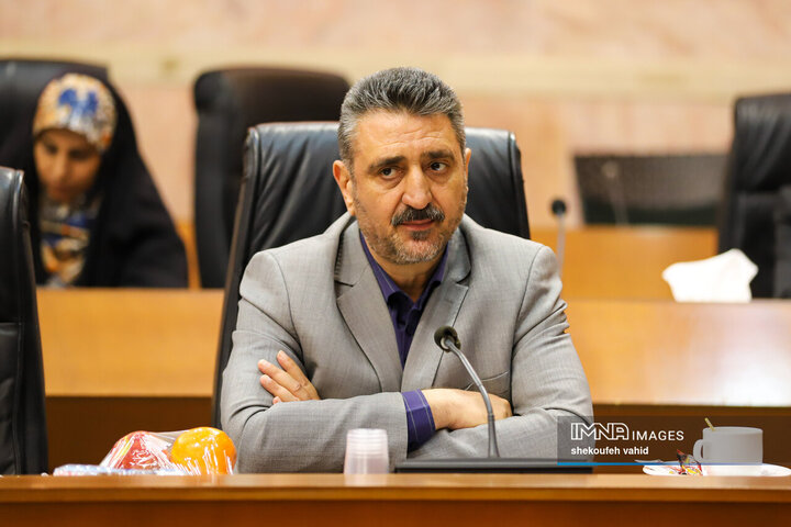 تدوین برنامه کاهش فشار بر منابع آب و انطباق کشاورزی با تغییر اقلیم در اصفهان