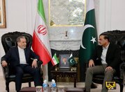 آغاز دیدار عراقچی با فرمانده ارتش پاکستان 