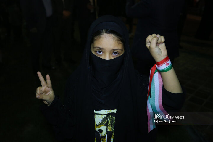پنجاه‌وششمین شب حماسه حضور اصفهانی‌ها در خیابان‌