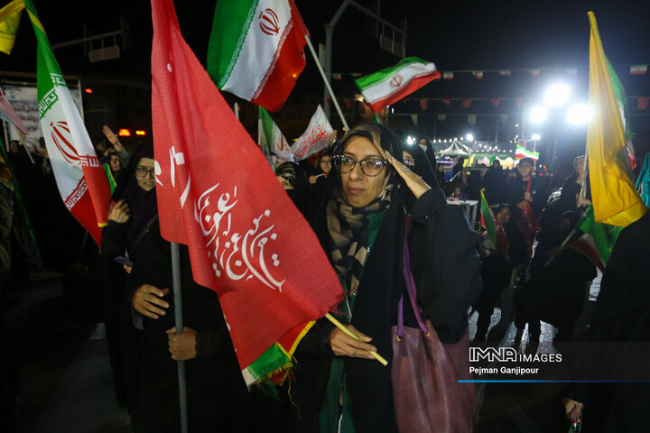 پنجاه‌وششمین شب حماسه حضور اصفهانی‌ها در خیابان‌