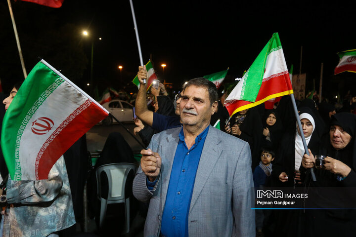 پنجاه‌وششمین شب حماسه حضور اصفهانی‌ها در خیابان‌