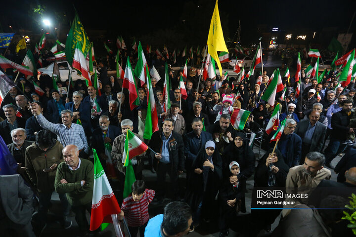 پنجاه‌وششمین شب حماسه حضور اصفهانی‌ها در خیابان‌