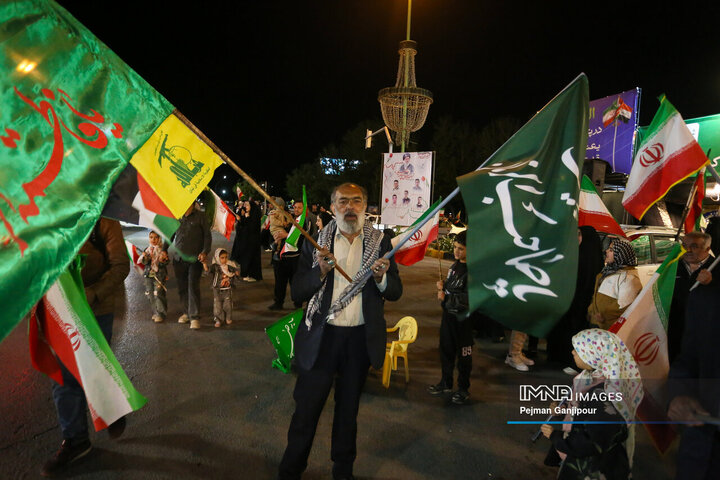 پنجاه‌وششمین شب حماسه حضور اصفهانی‌ها در خیابان‌