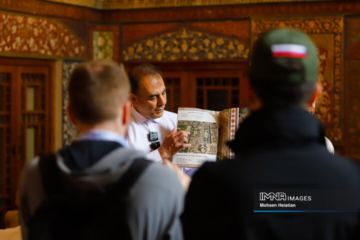 بازدید خبرنگاران خارجی از اماکن آسیب‌دیده جنگ رمضان