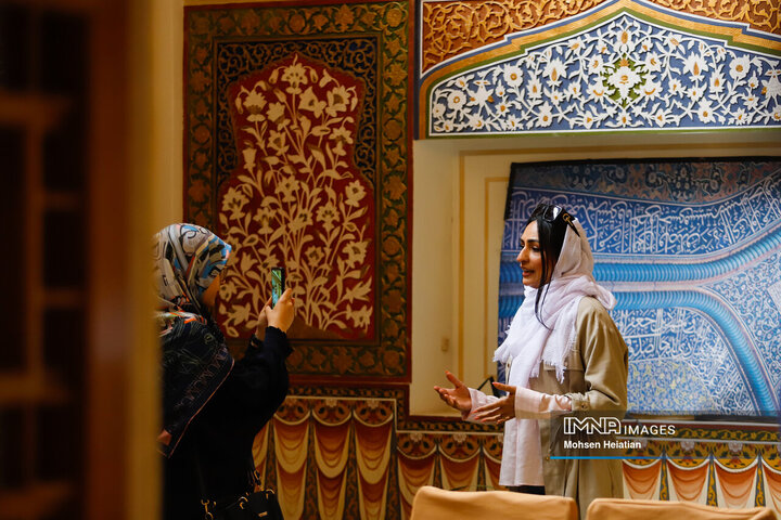 بازدید خبرنگاران خارجی از اماکن آسیب‌دیده جنگ رمضان