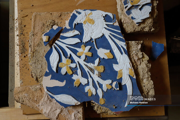 بازدید خبرنگاران خارجی از اماکن آسیب‌دیده جنگ رمضان