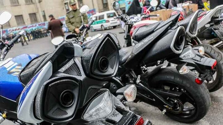 توقیف موتورسیکلت‌های میلیاردی قاچاق در خمینی‌شهر