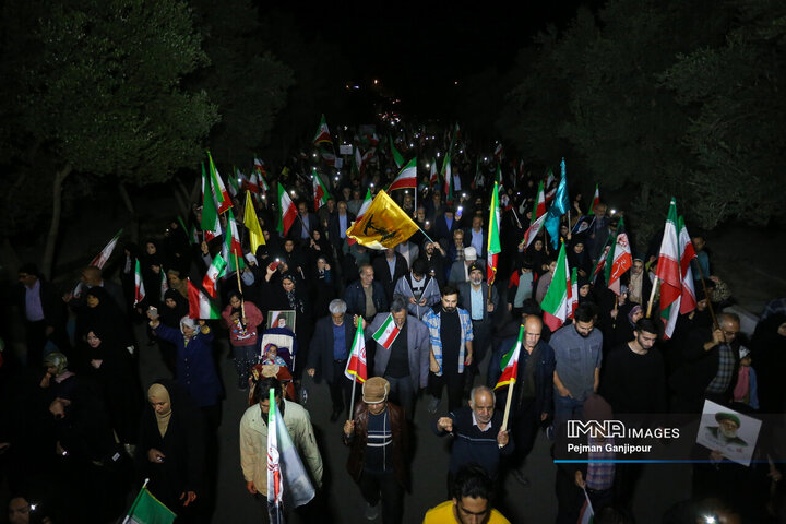 پنجاه‌وهفتمین شب حماسه حضور اصفهانی‌ها در خیابان‌