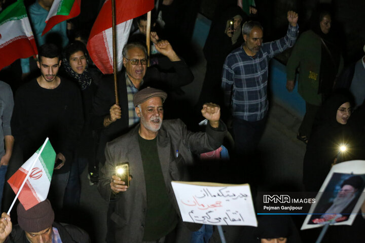 پنجاه‌وهفتمین شب حماسه حضور اصفهانی‌ها در خیابان‌