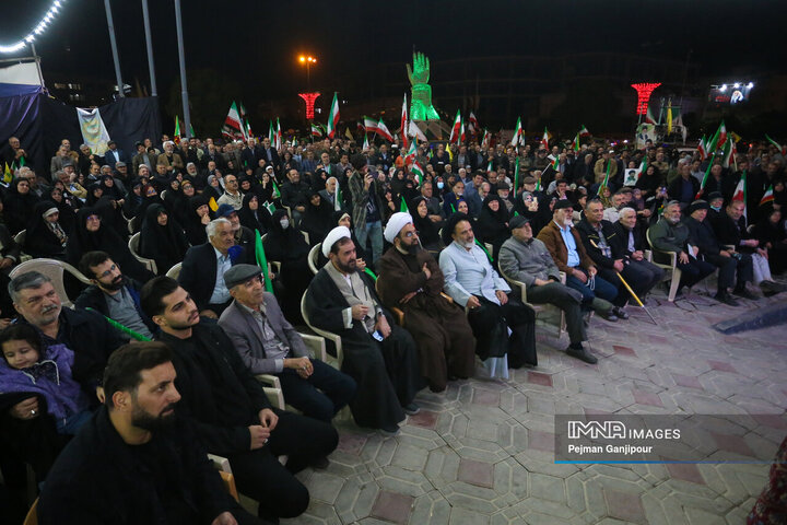 پنجاه‌وهفتمین شب حماسه حضور اصفهانی‌ها در خیابان‌