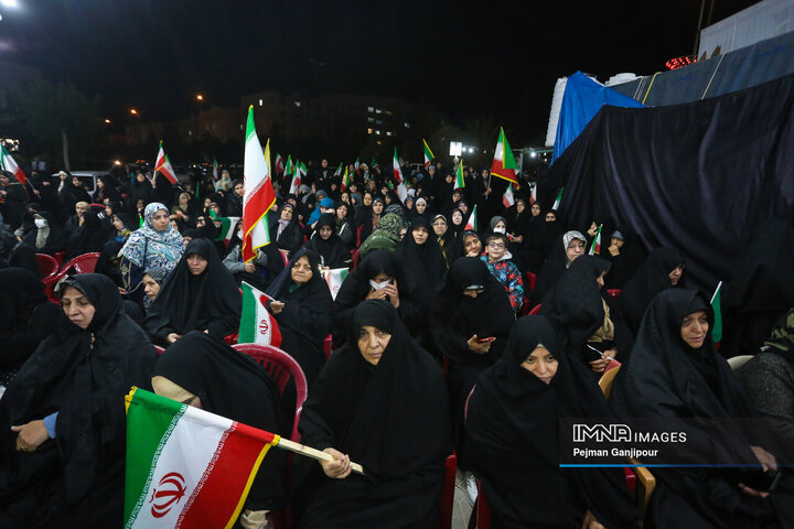 پنجاه‌وهفتمین شب حماسه حضور اصفهانی‌ها در خیابان‌