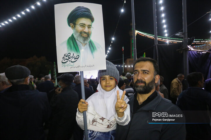 پنجاه‌وهفتمین شب حماسه حضور اصفهانی‌ها در خیابان‌