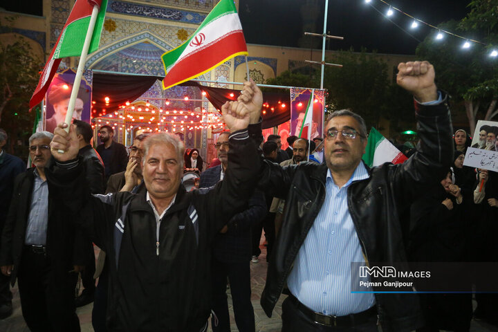 پنجاه‌وهفتمین شب حماسه حضور اصفهانی‌ها در خیابان‌