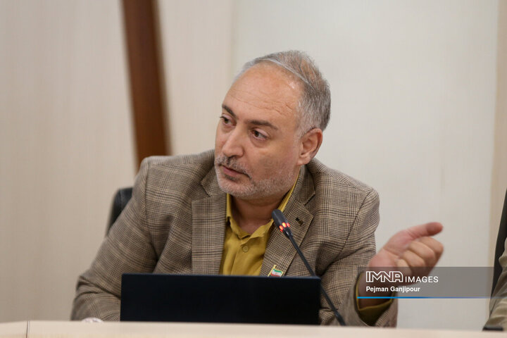 تمدید خودکار کارت شهری تاکسیرانان اصفهان تا پایان اردیبهشت ۱۴۰۵