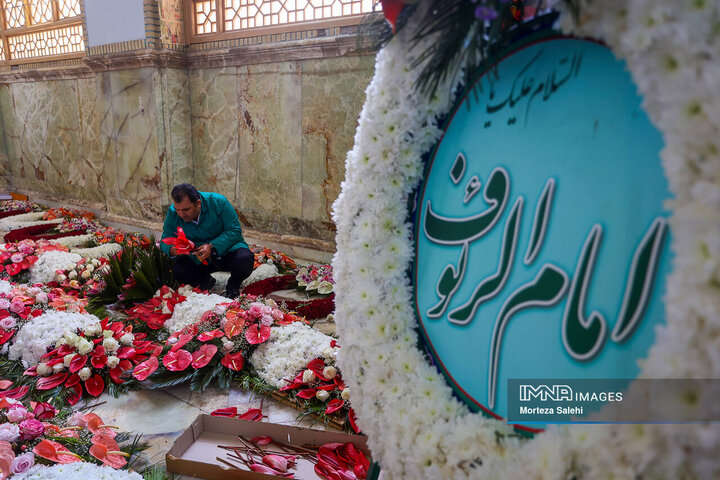 کارگاه آماده‌سازی گل‌آرایی حرم مطهر رضوی