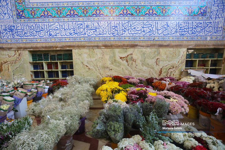 کارگاه آماده‌سازی گل‌آرایی حرم مطهر رضوی