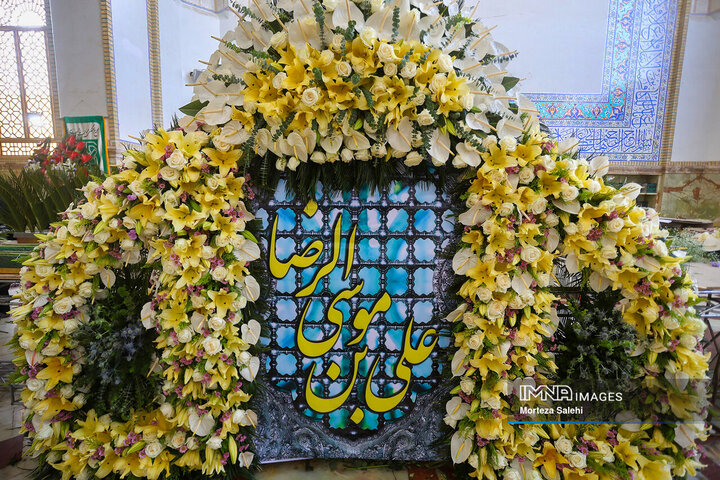 کارگاه آماده‌سازی گل‌آرایی حرم مطهر رضوی