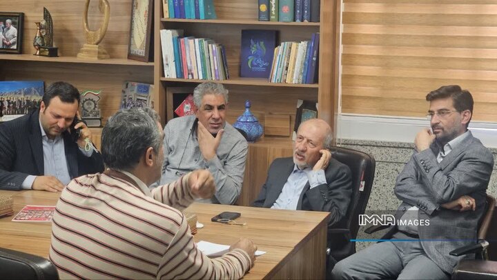 رسیدگی به ۱۱ پرونده شهروندان در جلسه کمیته نظارتی/ بازدید اعضای شورا از پروژه‌ها