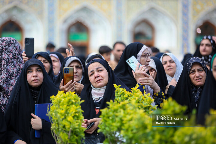 گل‌آرایی حرم مطهر رضوی