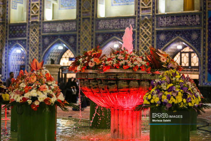 گل‌آرایی حرم مطهر رضوی