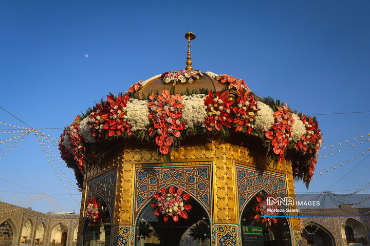گل‌آرایی حرم مطهر رضوی