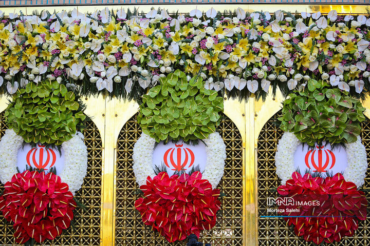 گل‌آرایی حرم مطهر رضوی