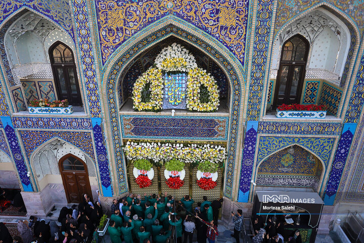 گل‌آرایی حرم مطهر رضوی