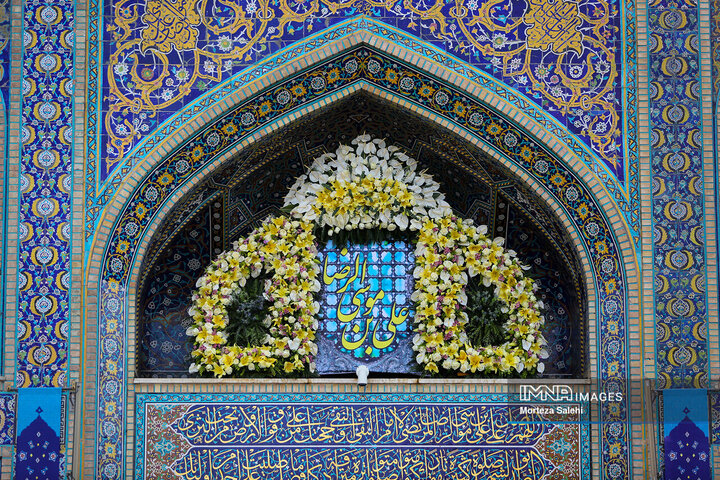 گل‌آرایی حرم مطهر رضوی