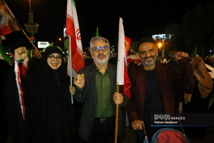 پنجاه‌وهشتمین شب حماسه حضور اصفهانی‌ها در خیابان‌