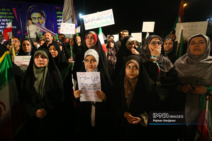 پنجاه‌وهشتمین شب حماسه حضور اصفهانی‌ها در خیابان‌