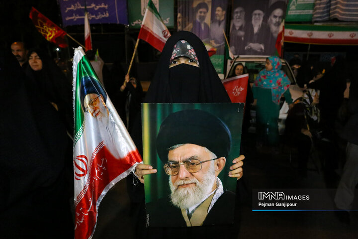 پنجاه‌وهشتمین شب حماسه حضور اصفهانی‌ها در خیابان‌