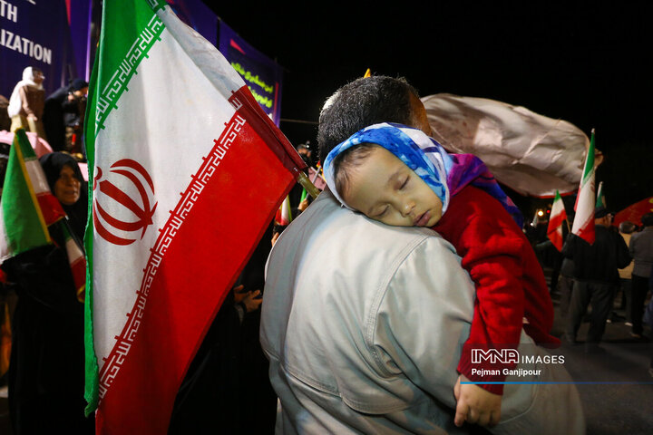 پنجاه‌وهشتمین شب حماسه حضور اصفهانی‌ها در خیابان‌