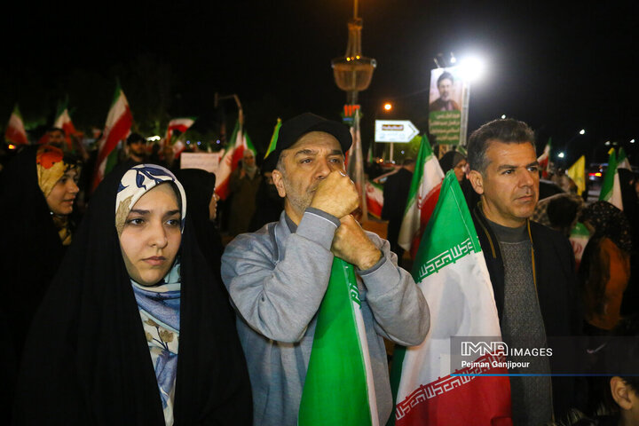 پنجاه‌وهشتمین شب حماسه حضور اصفهانی‌ها در خیابان‌