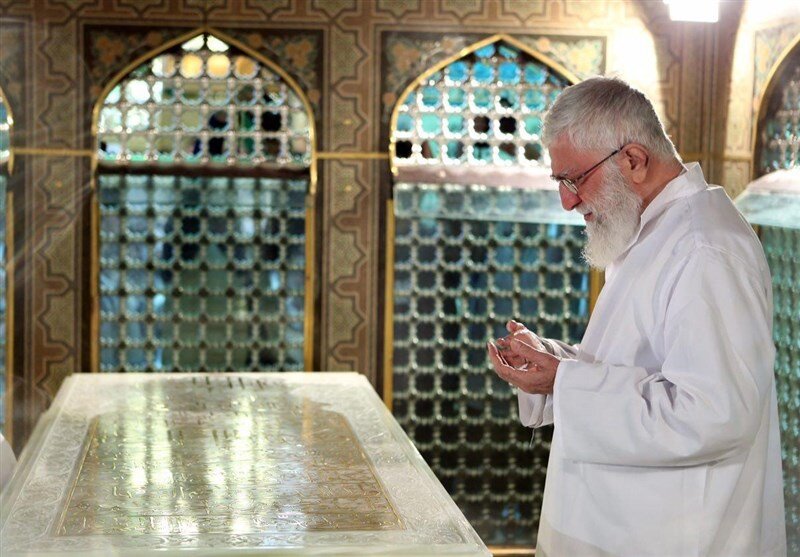 خادمان آستان شهادت