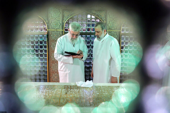 خادمان آستان شهادت
