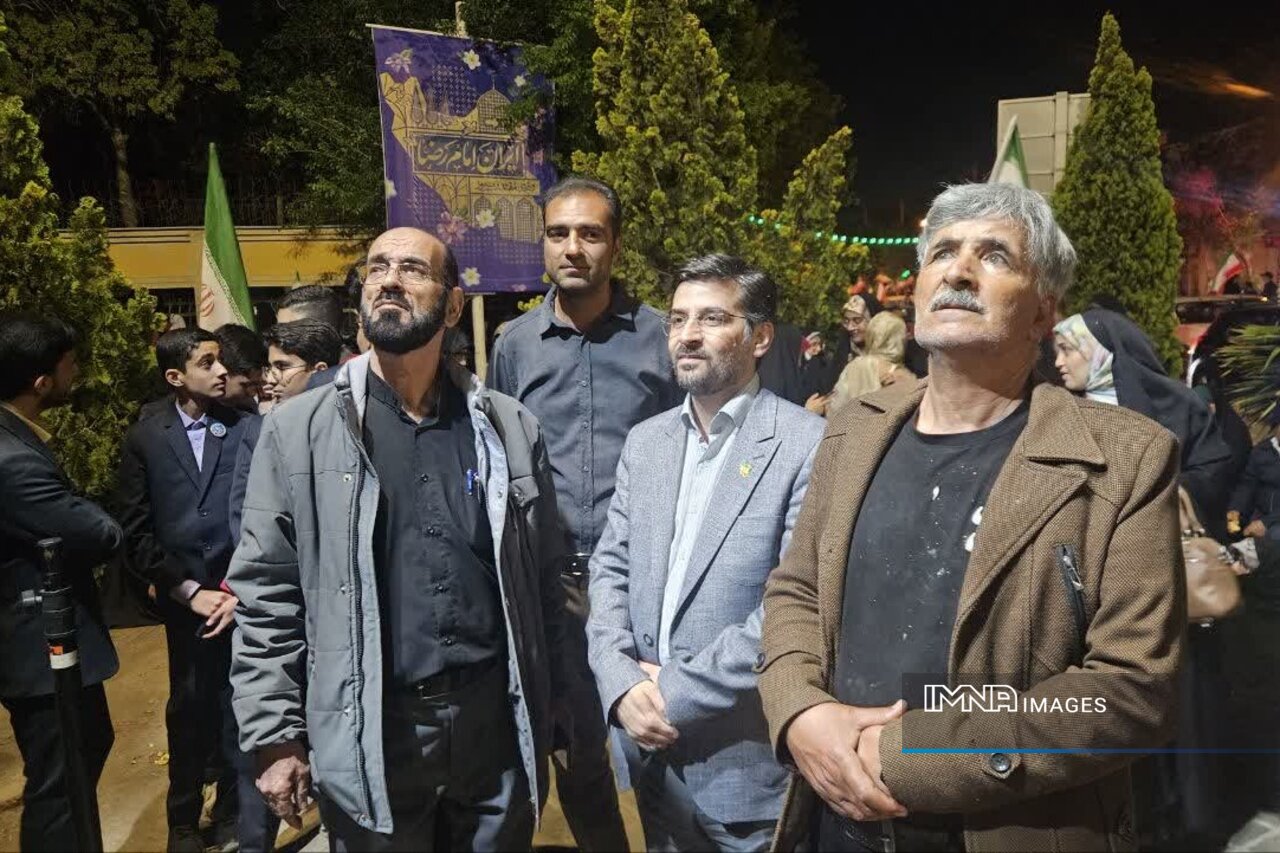 مواکب مردمی منطقه ۱۰ به پنجاهونهمین شب خود رسید/ استقبال پرشور شهروندان در دهه کرامت