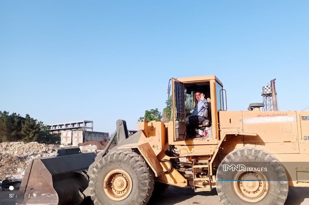 یک مچ دست، هشت روز انتظار و کودکی که با کیف نو شهید شد