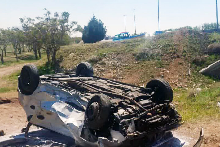 سقوط مرگبار پژو ۲۰۶ از دهانه پل در آزادراه قزوین‑کرج