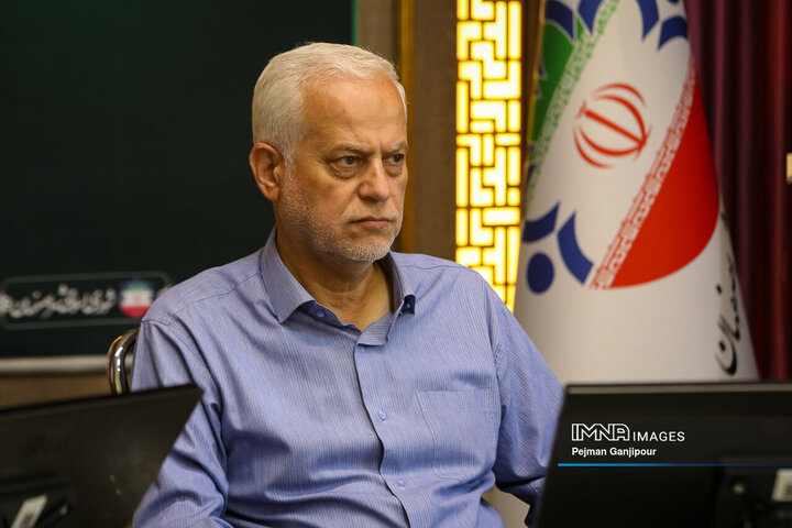 جلسه بررسی پروژه های شاخص عمرانی با حضور شهردار اصفهان