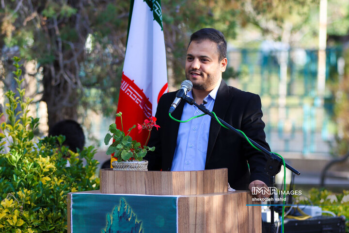 زندگی و کارنامه علمی استاد جلال‌الدین همایی در «در محضر ۱۷» مرور می‌شود