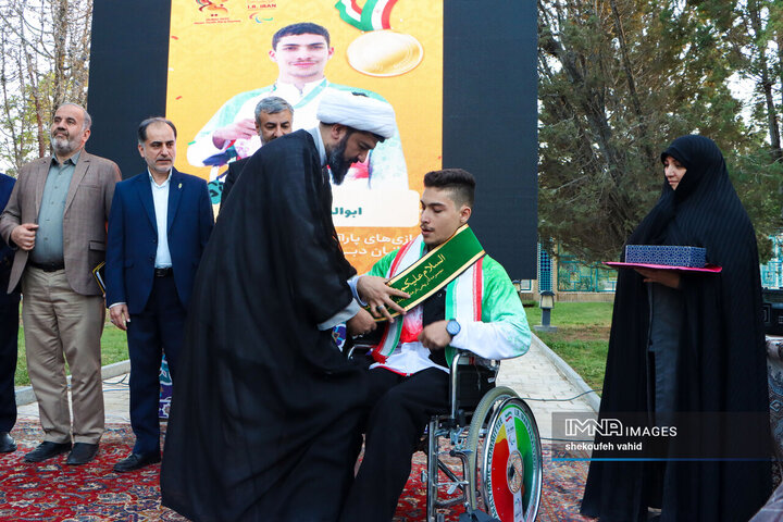 آیین افتتاح کانون خادمیاران رضوی مجموعه فرهنگی تخت فولاد