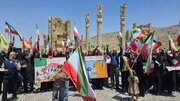 فیلم| تجدید پیمان با آرمان‌های انقلاب در تخت جمشید و نقش رستم