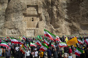 اهتزاز پرچم ایران در میراث جهانی تخت جمشید و نقش رستم